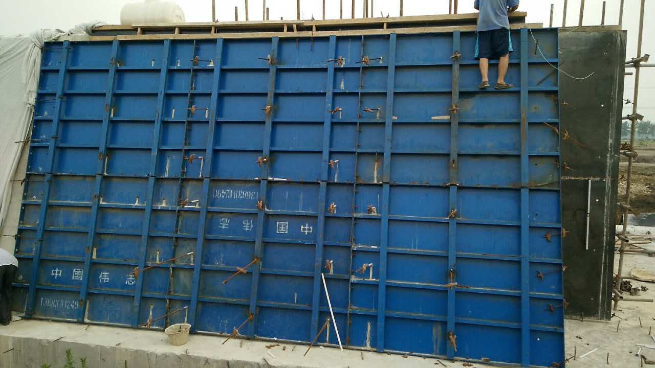 ​郑州钢模板厂家提供护栏模板的应用范围