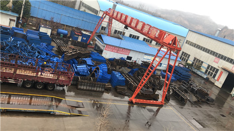 河南新乡客户定制的空心梁钢模板开始发货中