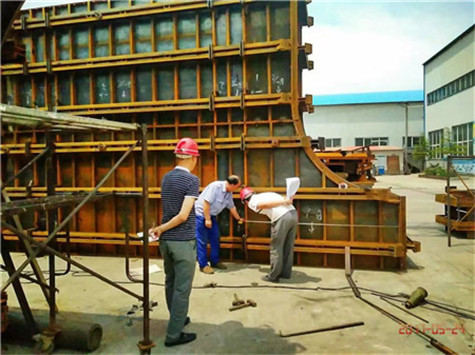 施工中桥梁钢模板浇筑时漏浆的提前预方措施