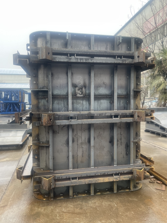 小墩柱钢模板：打造坚固耐用的建筑基础